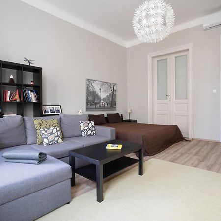 Bpr Castle Hill Apartment With Garden Budapest Exterior foto